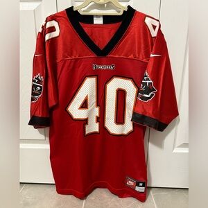 Tampa Bay Buccaneers jersey. Alstott jersey #40. Size medium. Great condition